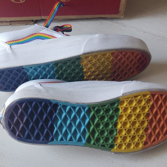 Old Skool Rainbow - Picture 2 of 5